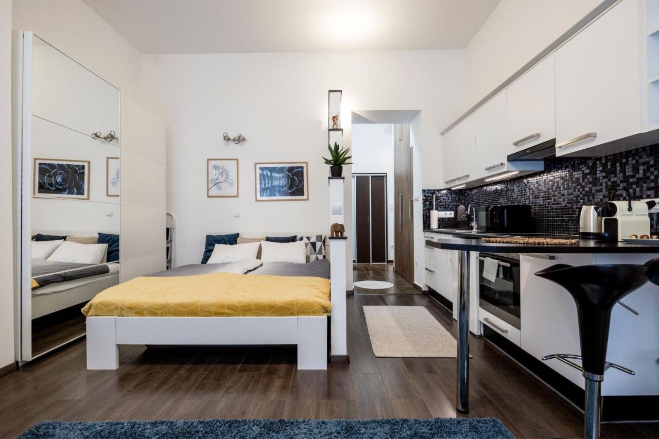 Stylish Downtown Studio Budapest Exterior photo